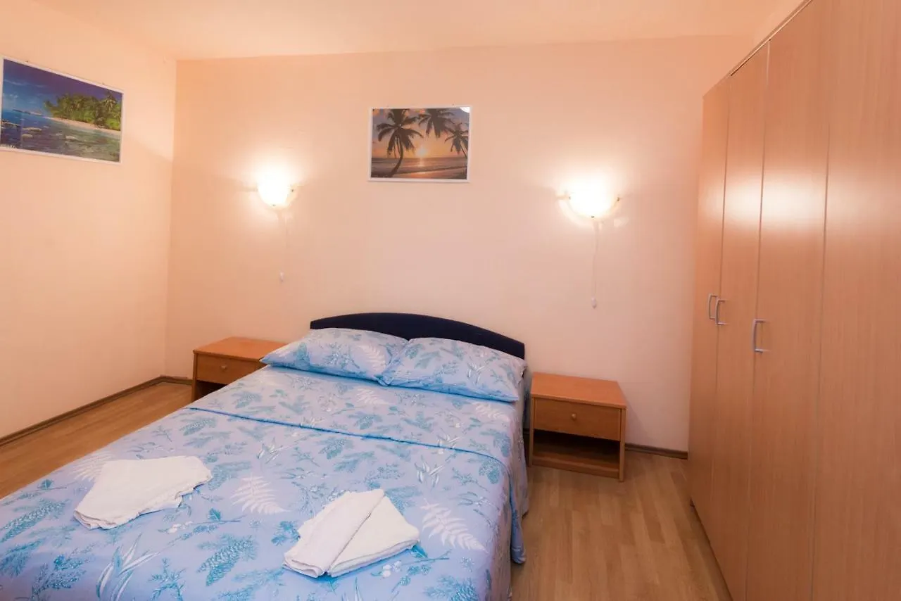 Apartment Red Rose Novi Vinodloski Novi Vinodolski