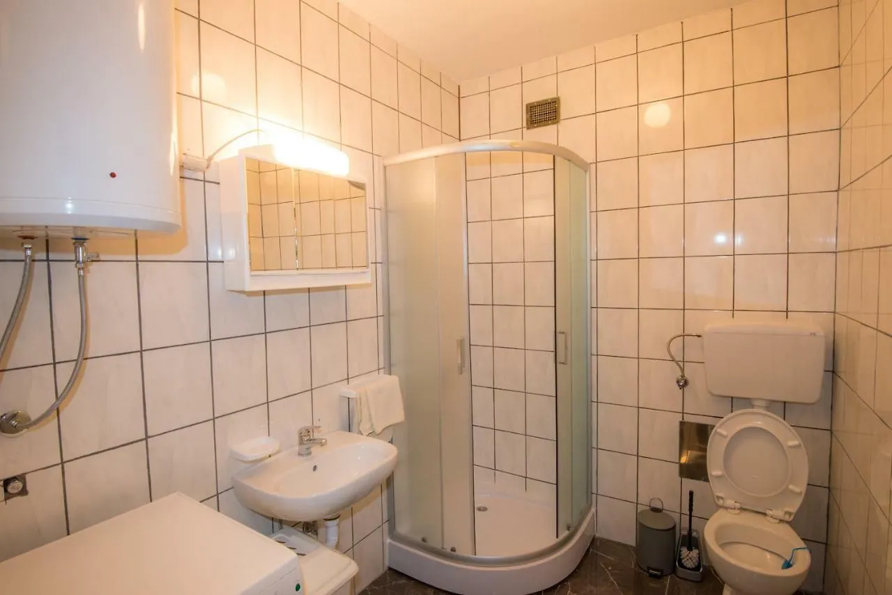 Apartment Red Rose Novi Vinodloski Novi Vinodolski Croatia