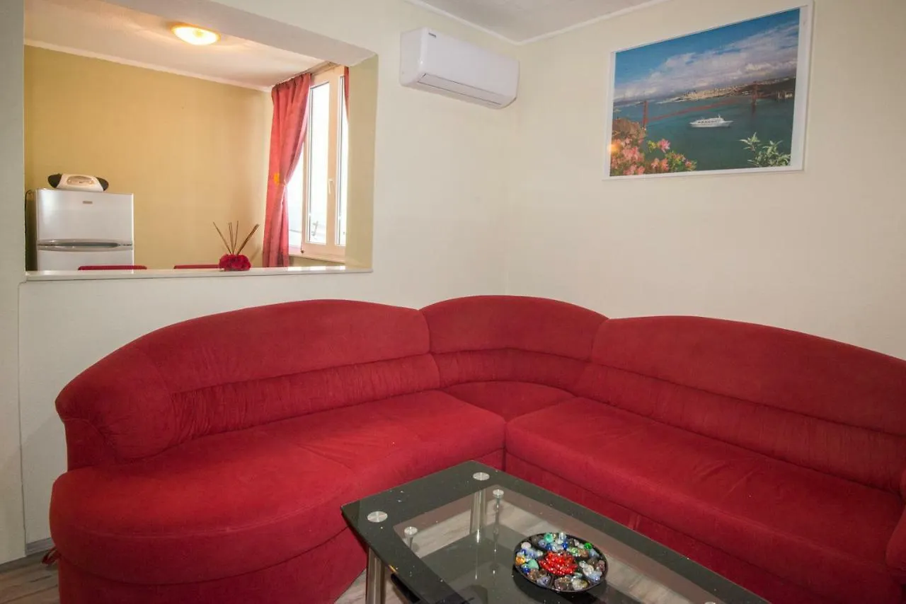 Apartment Red Rose Novi Vinodloski Novi Vinodolski 0*,